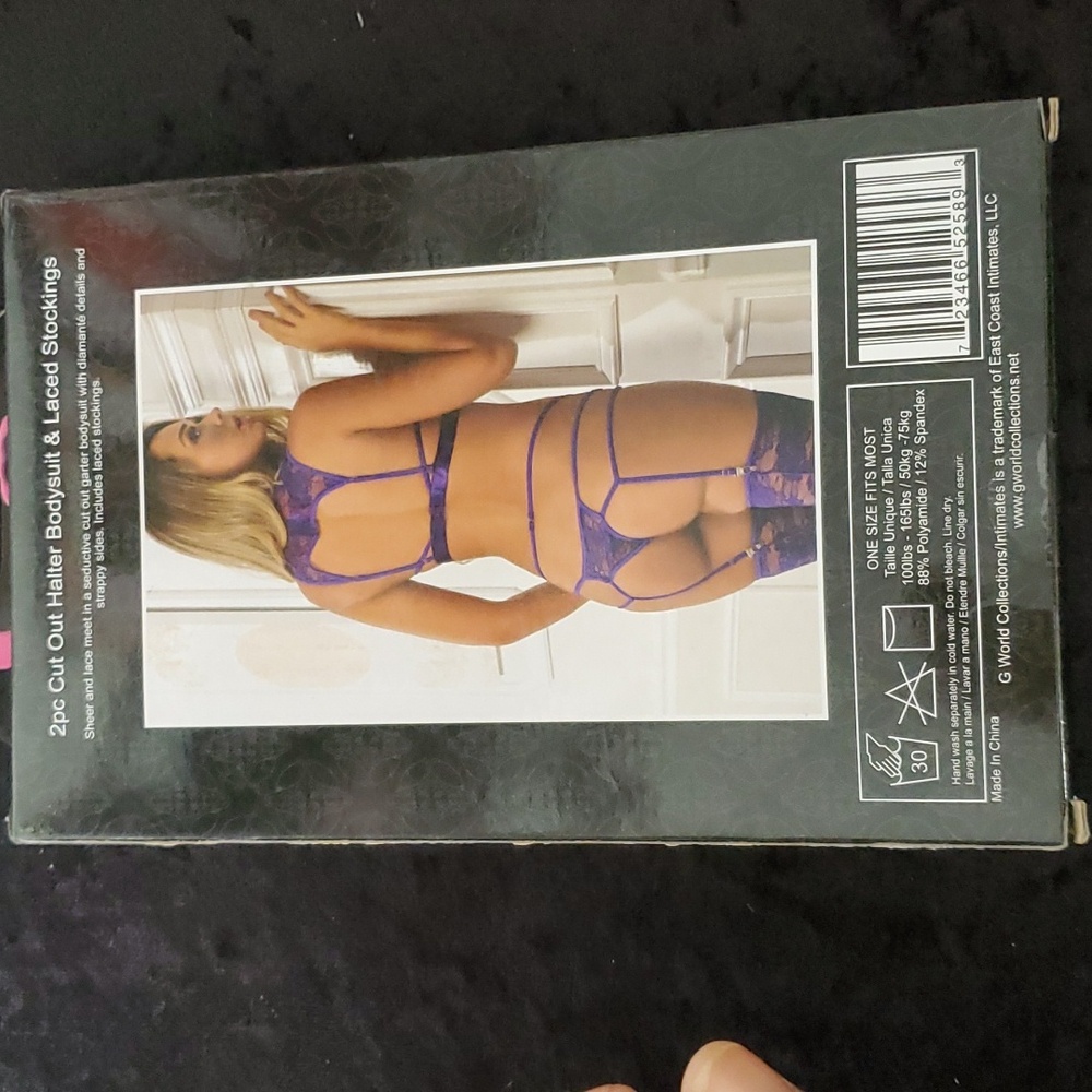 Lingerie - Picture 2 of 2